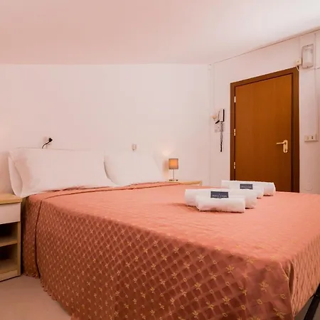Lydia Hotel 3*
