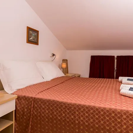 Lydia Hotel 3*