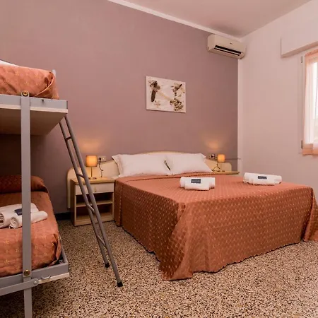 Lydia Hotel 3*